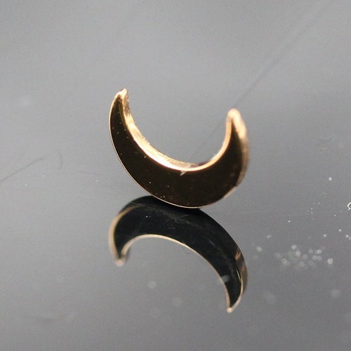 Anatometal Moon shops 6mm threadless ends are made out of solid 18k Gold