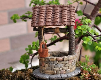 Fairy Garden Wishing Well, Miniature Resin Stone Well, Terrarium Decor, 5 Inches Tall