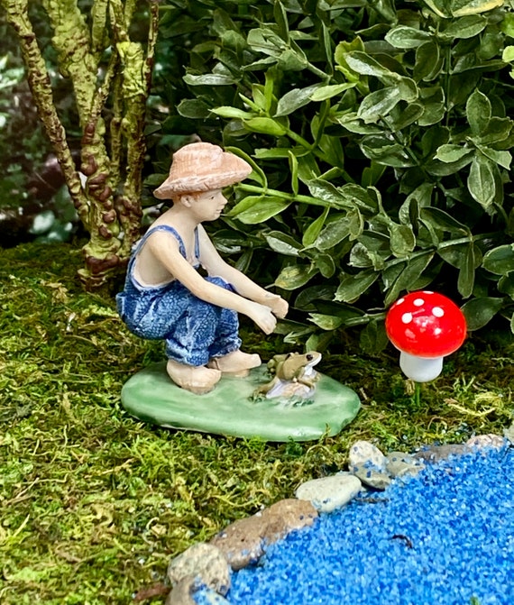 Absoluut Ezel fluiten Luke vangen kikkers Fairy Garden Boy Miniatuur Tuin - Etsy België