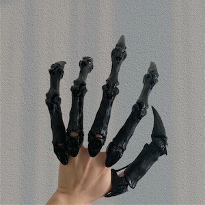 Black Claw gloves, Mechanical Paws Prop Cosplay Halloween Party joints movable Claw technology ghost hand Groomsman Funny toys Gifts for him