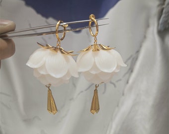 Inspired earrings, handmade Fantasy Creature Earrings, Lotus Earrings, Personalized Tears of the Kingdom earhooks Flower earrings Gift