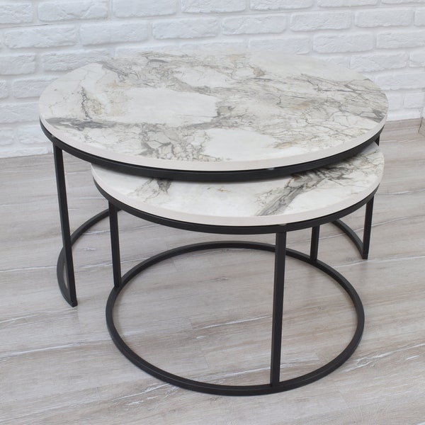 Set di 2 tavolini rotondi con motivo in marmo, grandi tavoli centrali con gambe in metallo nero, tavolini a incastro, decorazione per soggiorno