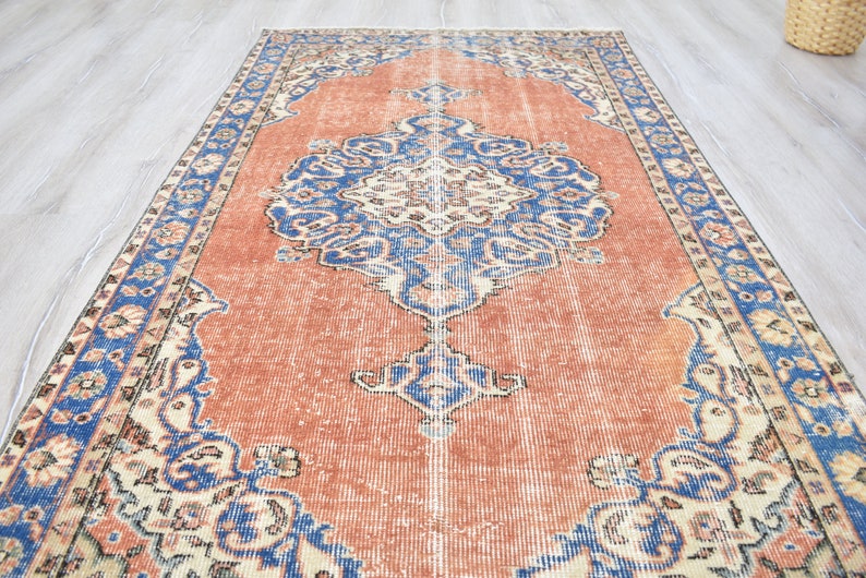 Vintage türkischer Teppich, Handgewebter Teppich, Orange Teppich mit Blauem Medaillon Design, Orientalische Handgewebte Teppiche für Wohnzimmer Schlafzimmer Bild 1