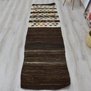 Vintage Turkish Kilim Runner Rug: Handwoven Wool Hallway Rug (8.4 x 2.5 ft)