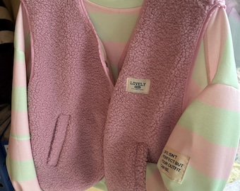 Unser Bestseller Teddy Plüsch Weste mit Lovely Patch in Gr. OS 36 38 40 in verschiedenen Farben