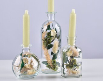 Kerzenständer-Set mit Trockenblumen und Kerze, Rundflasche, Glasflasche, Trockenblumen-Kerzenständer, Trockenblumen in Glas