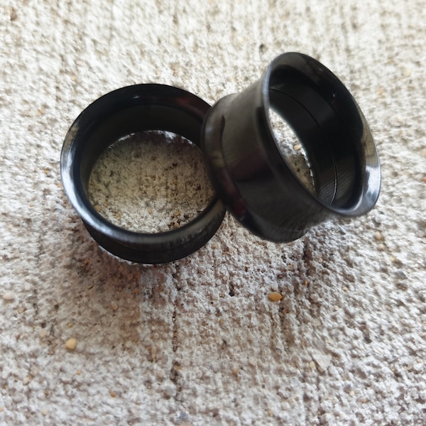 Pair of BLACK Steel Screw Ear Flesh Tunnels Piercing Stretchers Jewellery Flared TU60