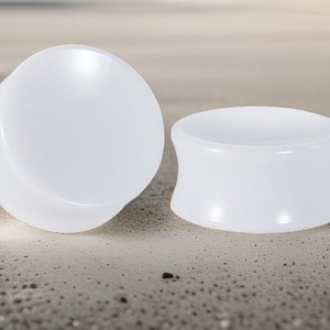 Pair of WHITE CONCAVE Acrylic Ear Plugs Piercing Stretchers Jewellery Tunnels PL186