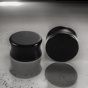 Pair of BLACK Glass Ear Plugs Piercing Tunnels Stretchers Jewellery Gauges PL208