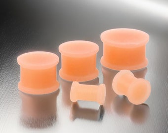 Pair of SKIN COLOUR Silicone Ear Plugs Stretchers Jewellery Piercing Tunnels Gauge PL146