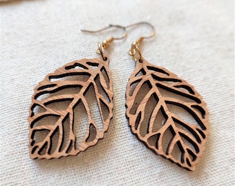 Nature-style wooden earrings from the CANOPY collection