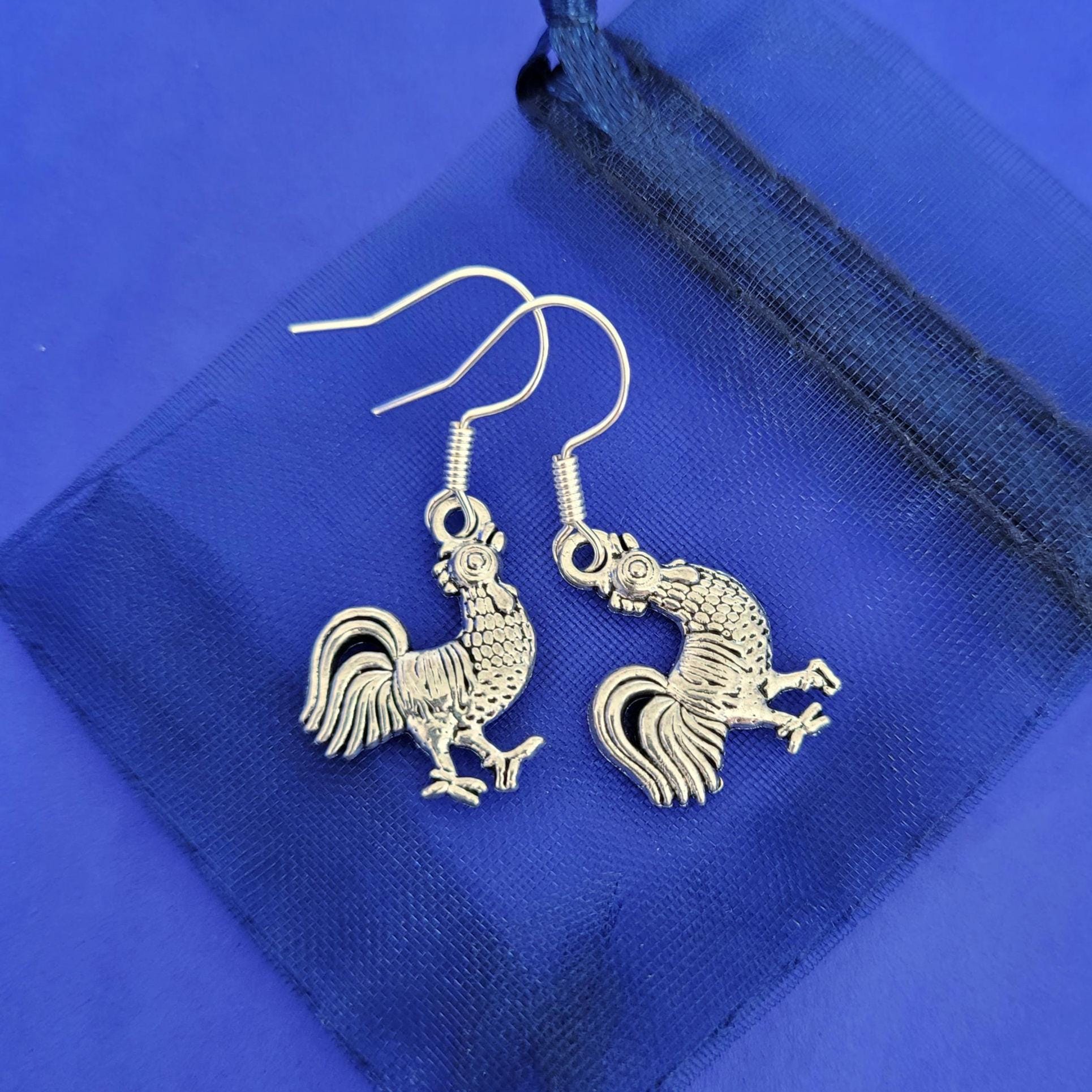 Boucles d'oreilles printanières avec rose - Artisanat d'Art Boucles d'oreilles printanières avec rose - Artisanat d'Art