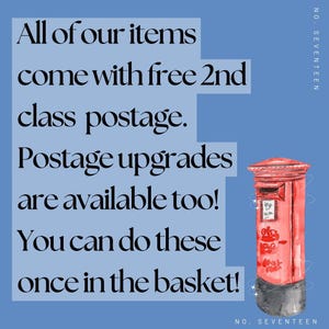 Puede incluir: Una ilustraci&oacute;n de acuarela de un buz&oacute;n brit&aacute;nico rojo y negro con el texto "All of our items come with free 2nd class postage. Postage upgrades are available too! You can do these once in the basket!"