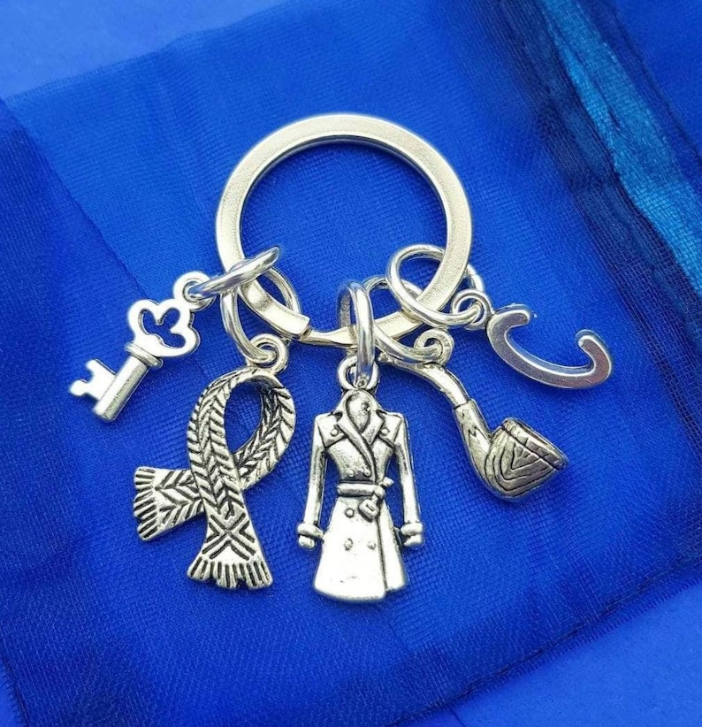 Sherlock Holmes Keyring © NOSEVENTEEN  | etsy.com