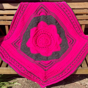 Pink Robin Baby Afghan