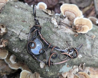 ワイヤーラップムーンストーンペンダントネックレス、レインボームーンストーンジュエリー、天体クリスタルネックレス、彼女への手作りボヘミアンギフト