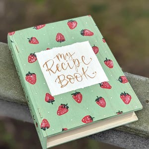 Boîte en forme de livre en bois peint avec rangement pour cartes de recettes, thème fraise, boîte verte pour la cuisine et le cadeau