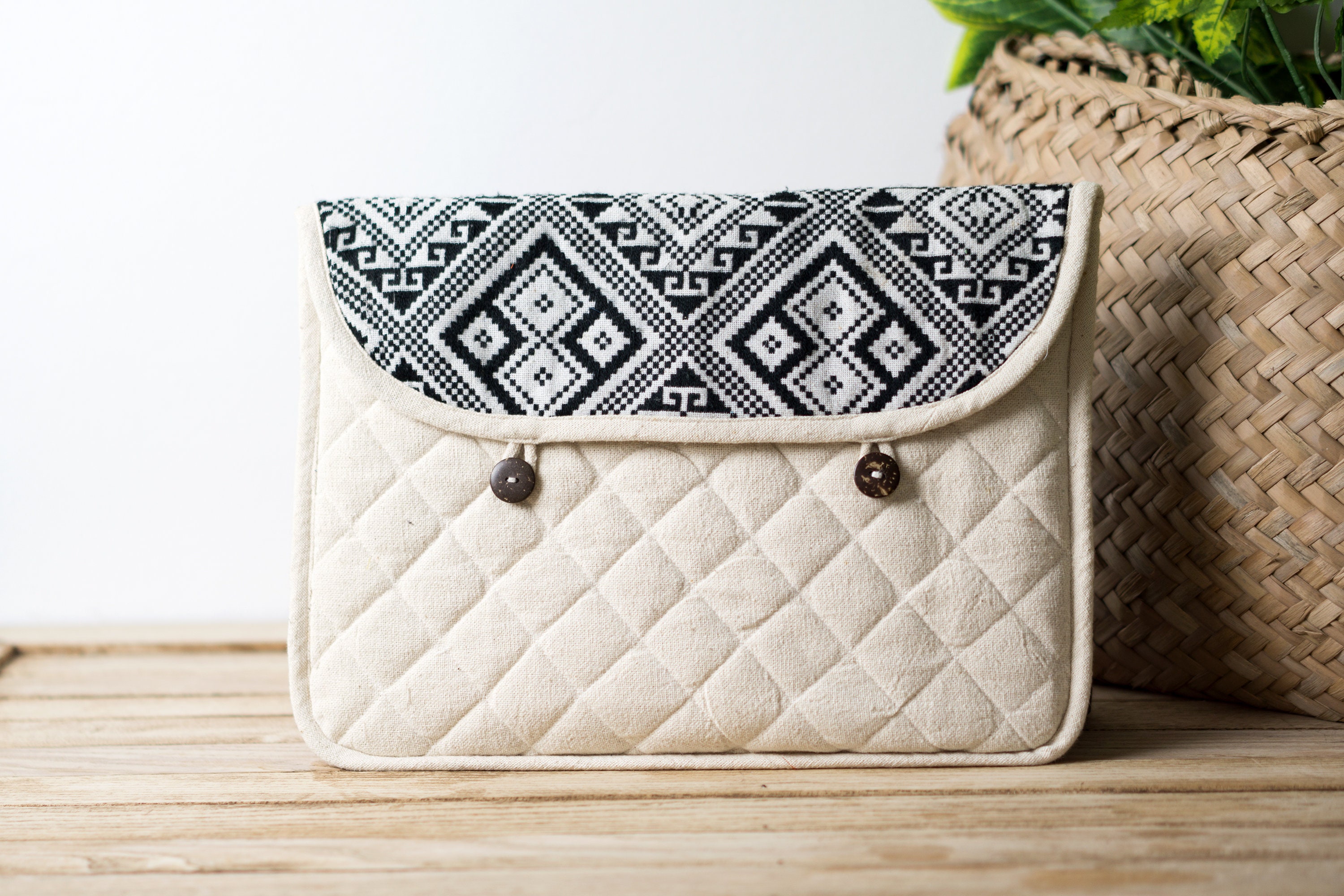 Beige - Handmade Quilted Cotton Laptop Bag (13 x 16 in) 12