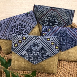 Monedero corto y compacto / monedero hecho a mano marrón, tela Batik, tinte índigo, mujer monedero Hmong, monedero pequeño