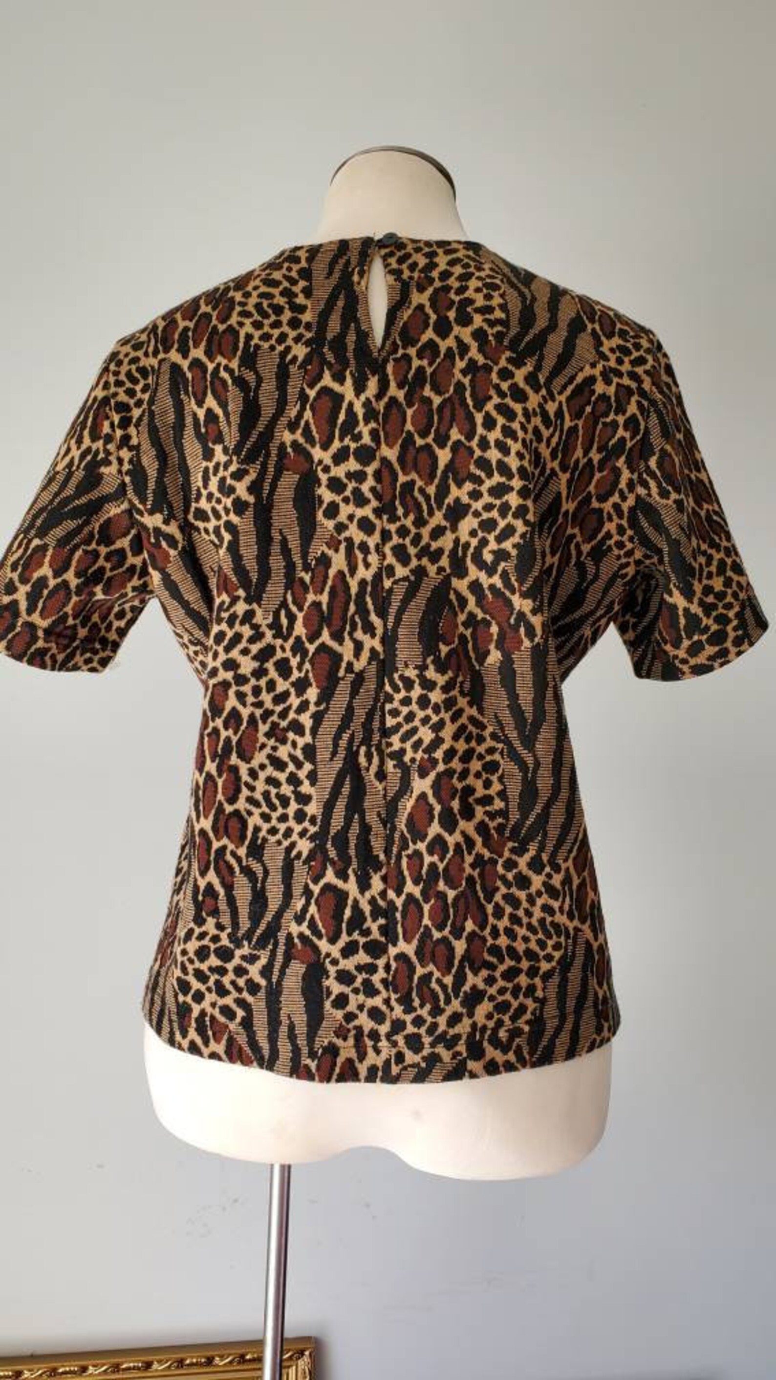 Vintage animal print cropped tshirt Etsy