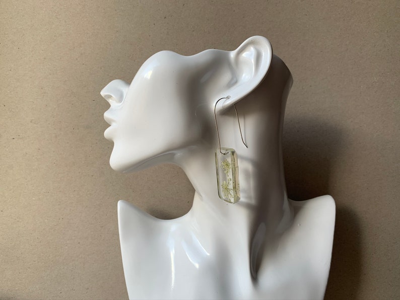 chervil flowers Epoxy resin dangle drop earrings white dried chervil flowers rectangle shape large earrings boho small flowers transparent