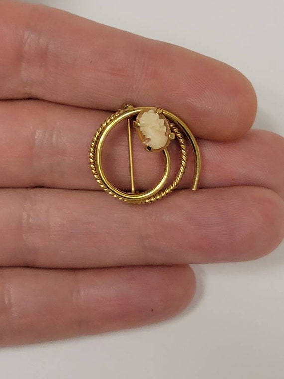 Vintage 12k Gold Filled Cameo Brooch - image 5