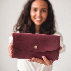Cartera de embrague de cuero para mujer / Cartera de bolsillo / Cartera hecha a mano personalizada / Cartera de cuero minimalista / Cartera monograma personalizada