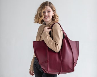 Leather Double Face Leather Hobo - Stay Organized in Style with Our Double Face Leather Hobo Bag - Perfect for Any Fashion-Forward Individua