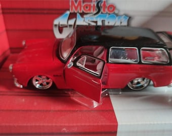 V Dubs Jada Toys - 1965 Volkswagen 1600 TL (fastback) - 1:24 Scale