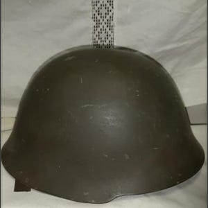 Casco de acero del Ejército Nacional Yugoslavo de las Guerras Balcánicas (JNA, JLA) - Casco militar vintage original - década de 1990