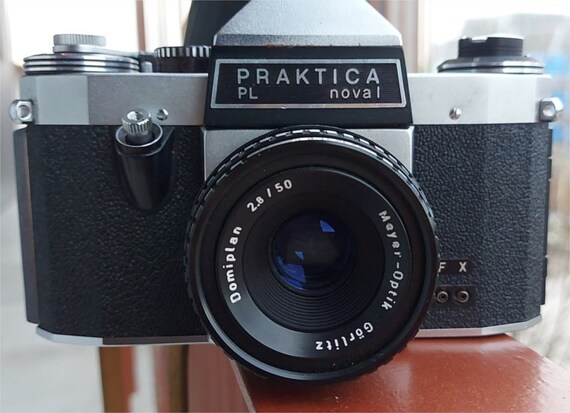 Praktica PL Nova 1 SLR (1964-1969) - Analog Vintage Camera - 35mm