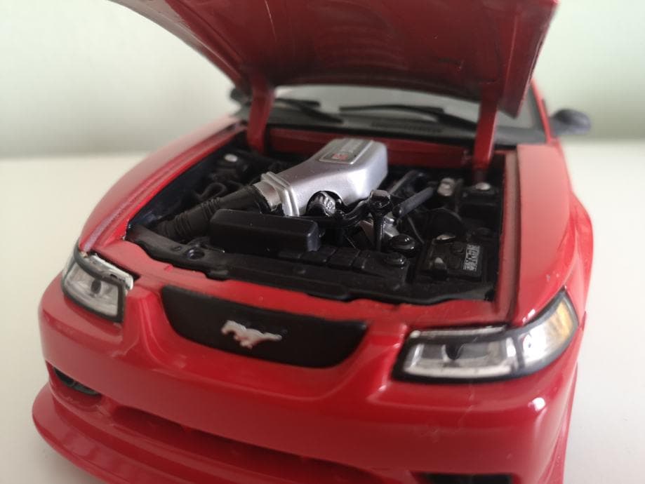 ミニカー Maisto MUSTANG SVT COBRA R (2000) 1/18 1:18 SCALE MAISTO