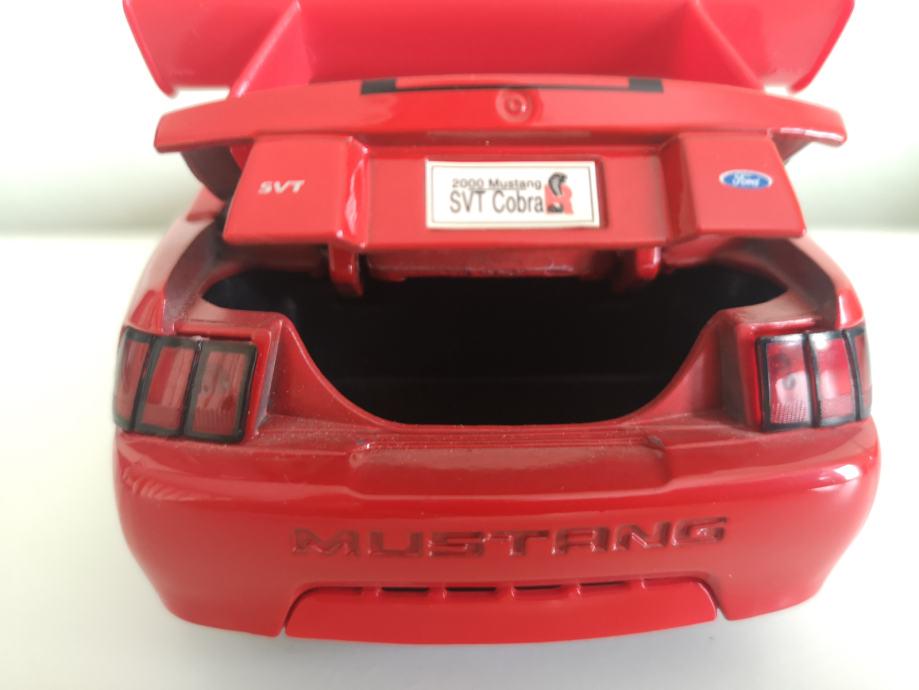 Maisto Ford Mustang SVT Cobra R (2000) Diecast Model Car - Scale 1