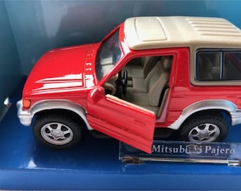 1992 Tamiya Mitsubishi Pajero Super Exceed 1:24 Scale Model Kit