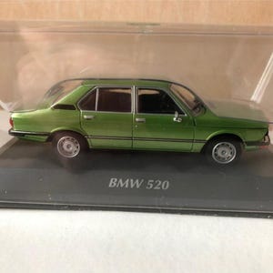 Maxichamps BMW 520 Diecast 1974 - Escala 1/43 - Verde Metálico - Modelo de Colecionador em Metal Fundido - Caixa Original - Vintage