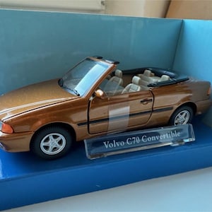 Modèle réduit de voiture décapotable Volvo C70 Cararama - Échelle 1/43 - Marron - Modèle réduit de collection en métal - Boîte d'origine - Vintage