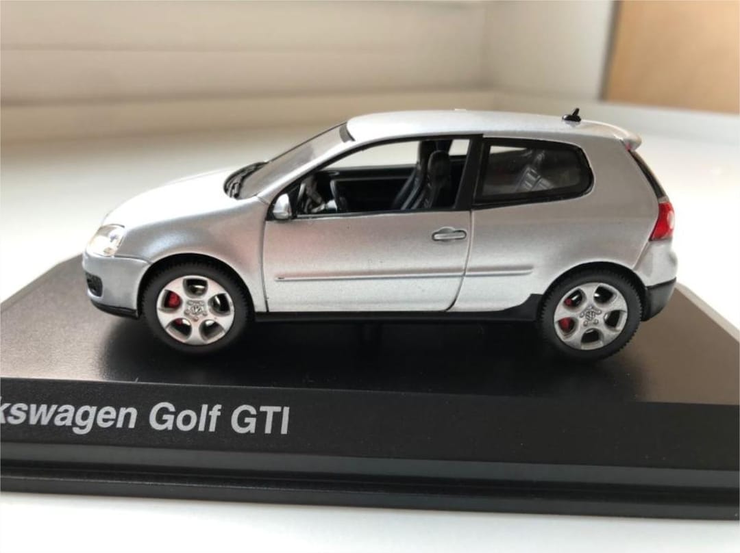 ミニカー VW ゴルフGTI 1/43スケールモデル