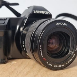 ミノルタ Maxxum 3000i (1988) - アナログヴィンテージカメラ - 35 mmフィルム - ミノルタ Maxxum AFズーム 35-80 mm f/4 (1:4) レンズ - 動作状態