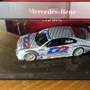 Modèle réduit de voiture Mercedes-Benz CLK DTM Racing 2001 - Échelle 1/43 - Blanc - Modèle réduit de collection en métal - Boîte d&#39;origine - Vintage