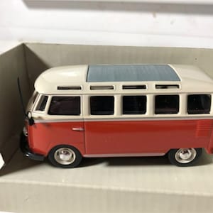 Modèle réduit de voiture Schuco Volkswagen VW Bus T1 Samba - Échelle 1/43 - Blanc/Orange - Modèle réduit de collection en métal moulé sous pression - Boîte d&#39;origine - Vintage