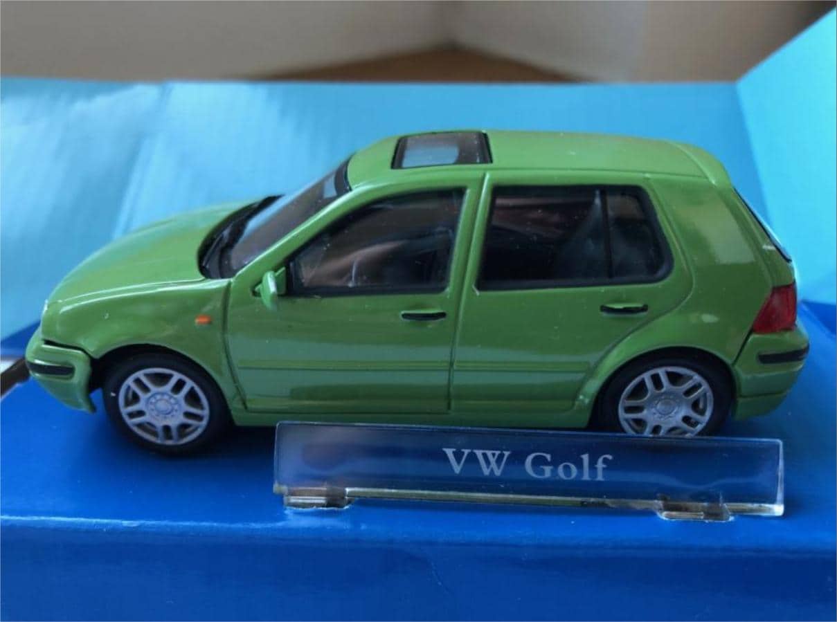 Cararama Volkswagen VW Golf Mk4 Diecast Model Car - Scale 1/43 - Green - Diecast Metal Collectors Model - Original Box - Vintage