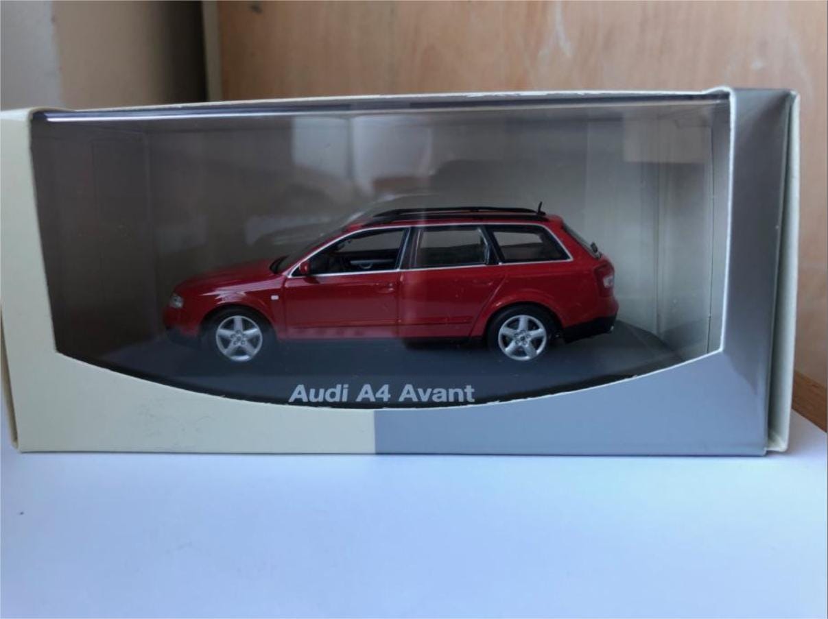 ミニチャンプス アウディ A4 アバント ダイキャストモデルカー