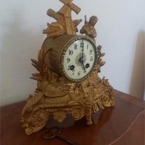 Stary, unikatowy mosiężny francuski zabytkowy zegar stołowy - wyprodukowany we Francji w latach 80. XIX wieku - UNIKALNY ZEGAR - 28x26x11cm/11x10x4,3 cala - stan roboczy