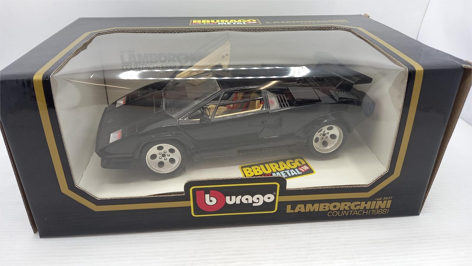Bburago 1988 Lamborghini Countach Diecast Model Car - Scale 1/18