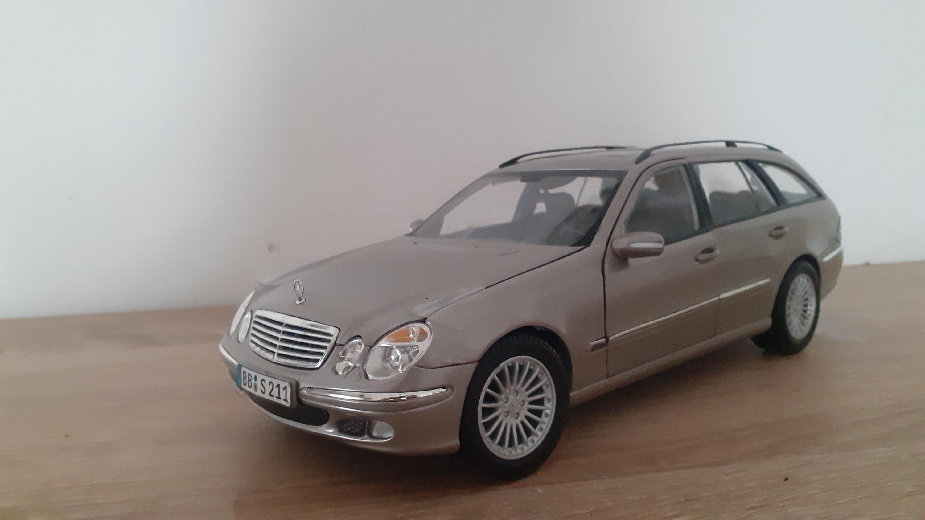 京商 メルセデス・ベンツ Eクラス W221 (2002) ダイキャストモデルカー 
