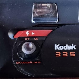 Kodak Star 335 Analog Camera 35mm Film (1992) - Kodak Lens f/8 - Integrated Flash - Good Condition - Functional - Vintage