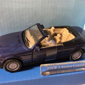 Carro conversível Cararama BMW Série 3 em metal fundido - Escala 1/43 - Azul - Modelo de colecionador em metal fundido - Caixa original - Vintage