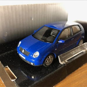 Modèle réduit de voiture Cararama Volkswagen VW Polo - Échelle 1/43 - Bleu - Modèle de fourgonnette en métal de collection - Boîte d&#39;origine - Série Red Box - Vintage