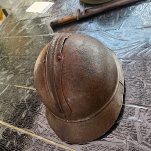 Casco del ejército yugoslavo del período de entreguerras anterior a la Segunda Guerra Mundial - Casco militar yugoslavo de la década de 1930 - Coleccionable vintage original