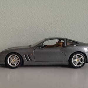 Bburago Ferrari 550 Maranello (1998) Druckguss Modellauto - Maßstab 1/18 - Silber - Druckguss Sammlermodell - Ohne Box - Vintage